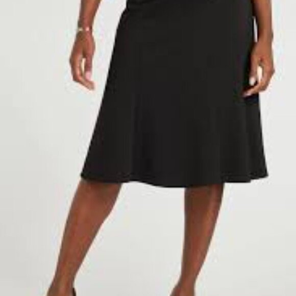 Flippy Black Skirt - Picture 1 of 7